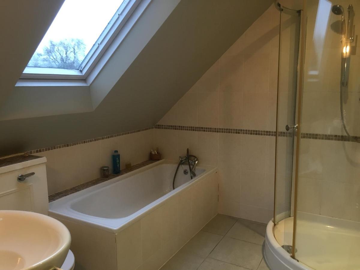 5 Charlton Mill Way B&B Chichester Exteriör bild