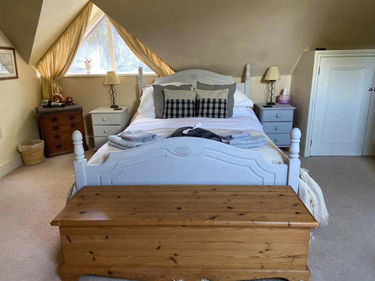 5 Charlton Mill Way B&B Chichester Exteriör bild