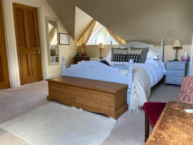 5 Charlton Mill Way B&B Chichester Exteriör bild