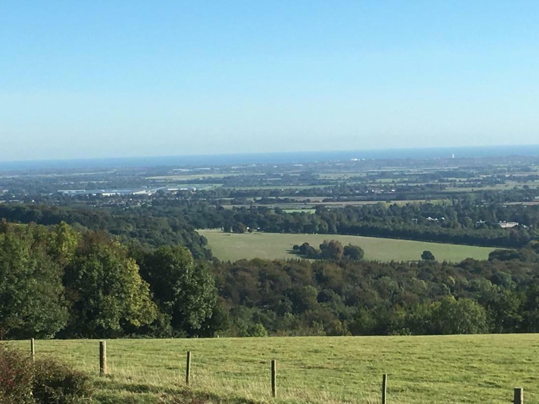 5 Charlton Mill Way B&B Chichester Exteriör bild